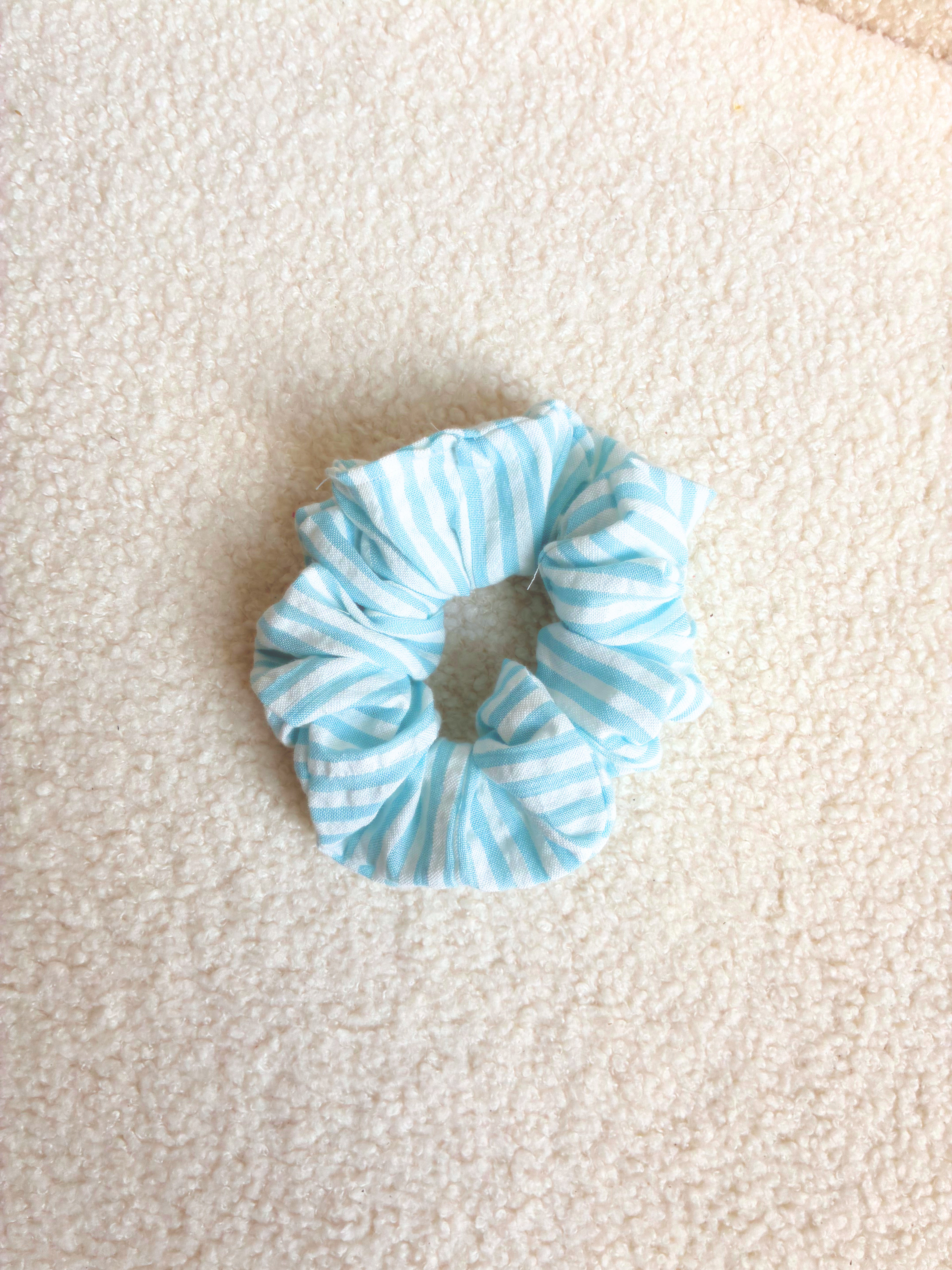 Chouchou en coton rayé bleu