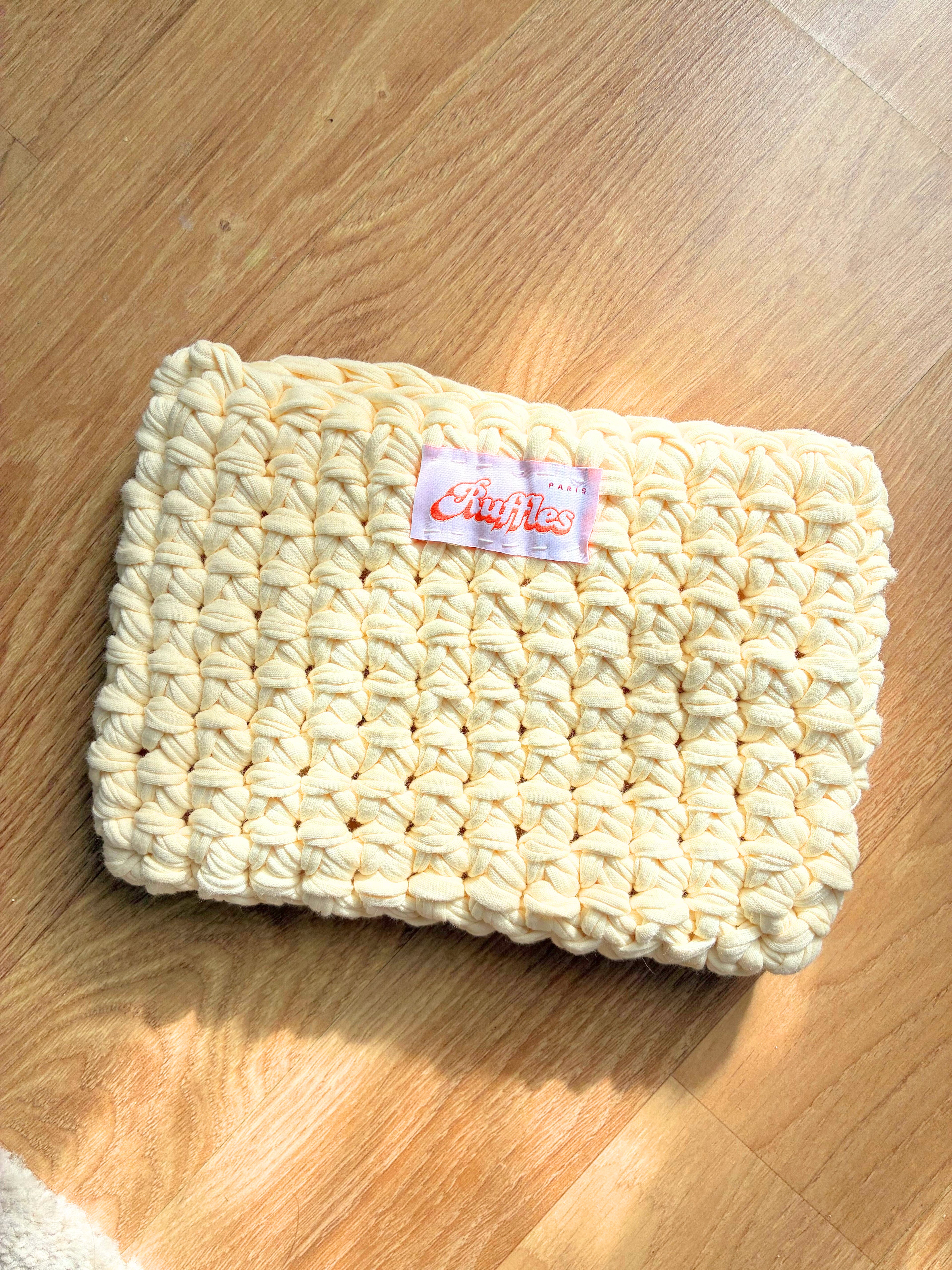 Pochette uni en crochet