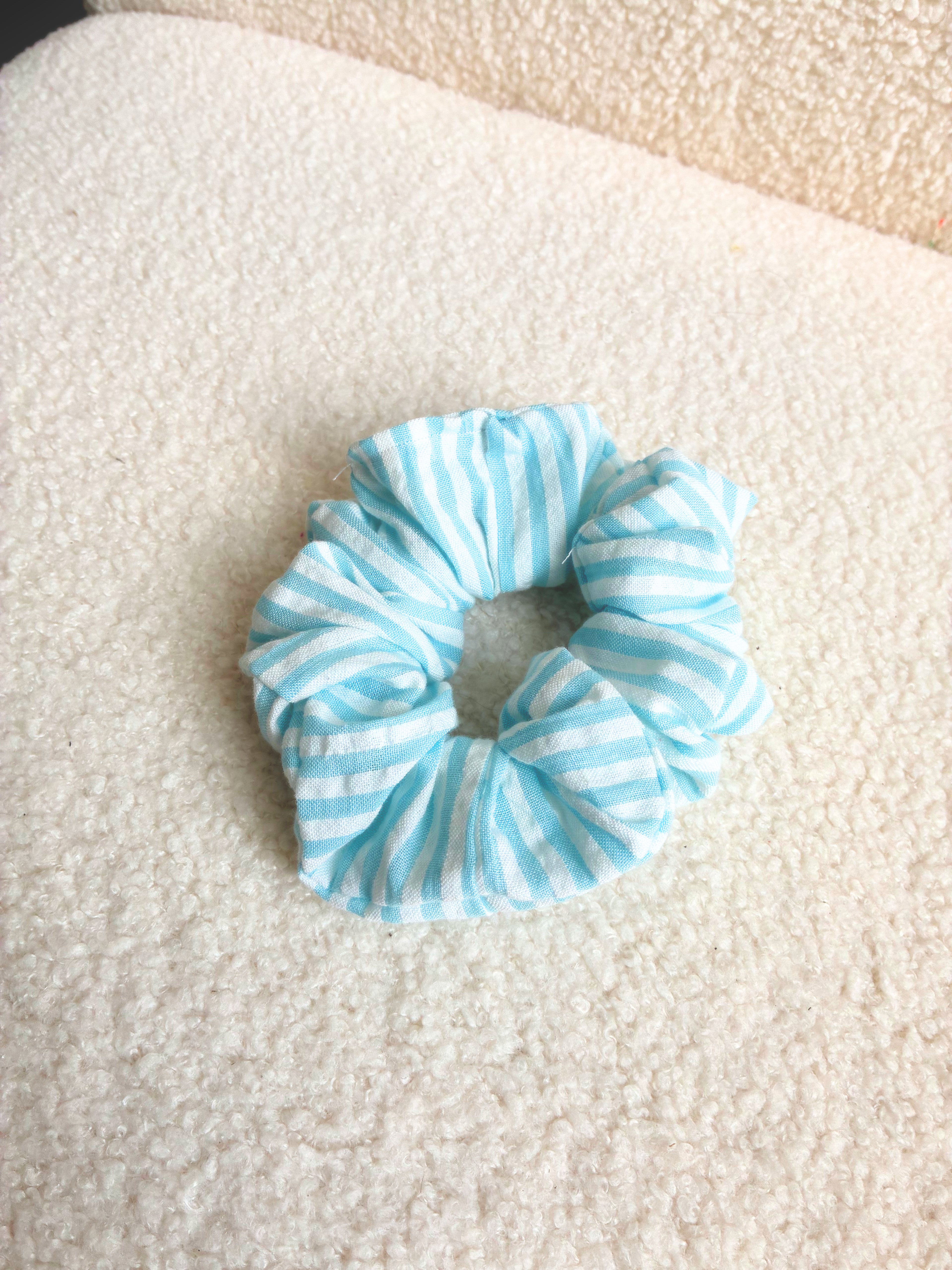Chouchou en coton rayé bleu